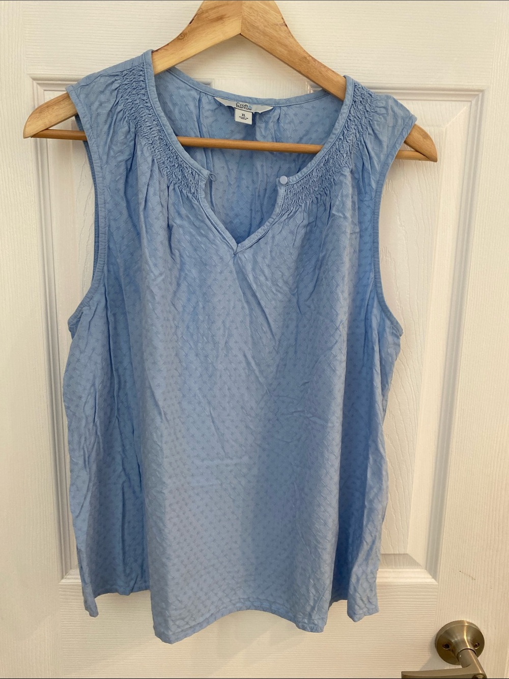 Croft & Barrow Light Blue Sleeveless Smocked Neck Women's Top XL